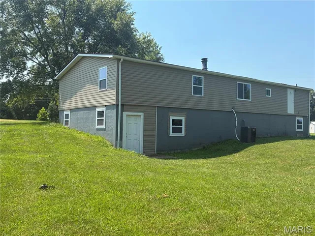 $227,500 | 126 Highland Drive, Troy, MO 63379