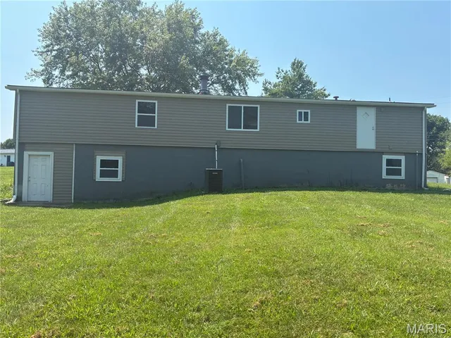 $227,500 | 126 Highland Drive, Troy, MO 63379