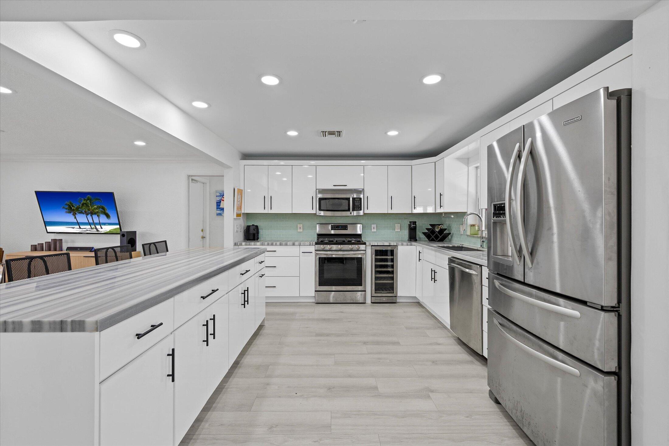 421 Southwest 18th Street Pompano Beach, FL 33060 - Photo 12 of 40 11-421 SW 18th St, Pompano Beach-28