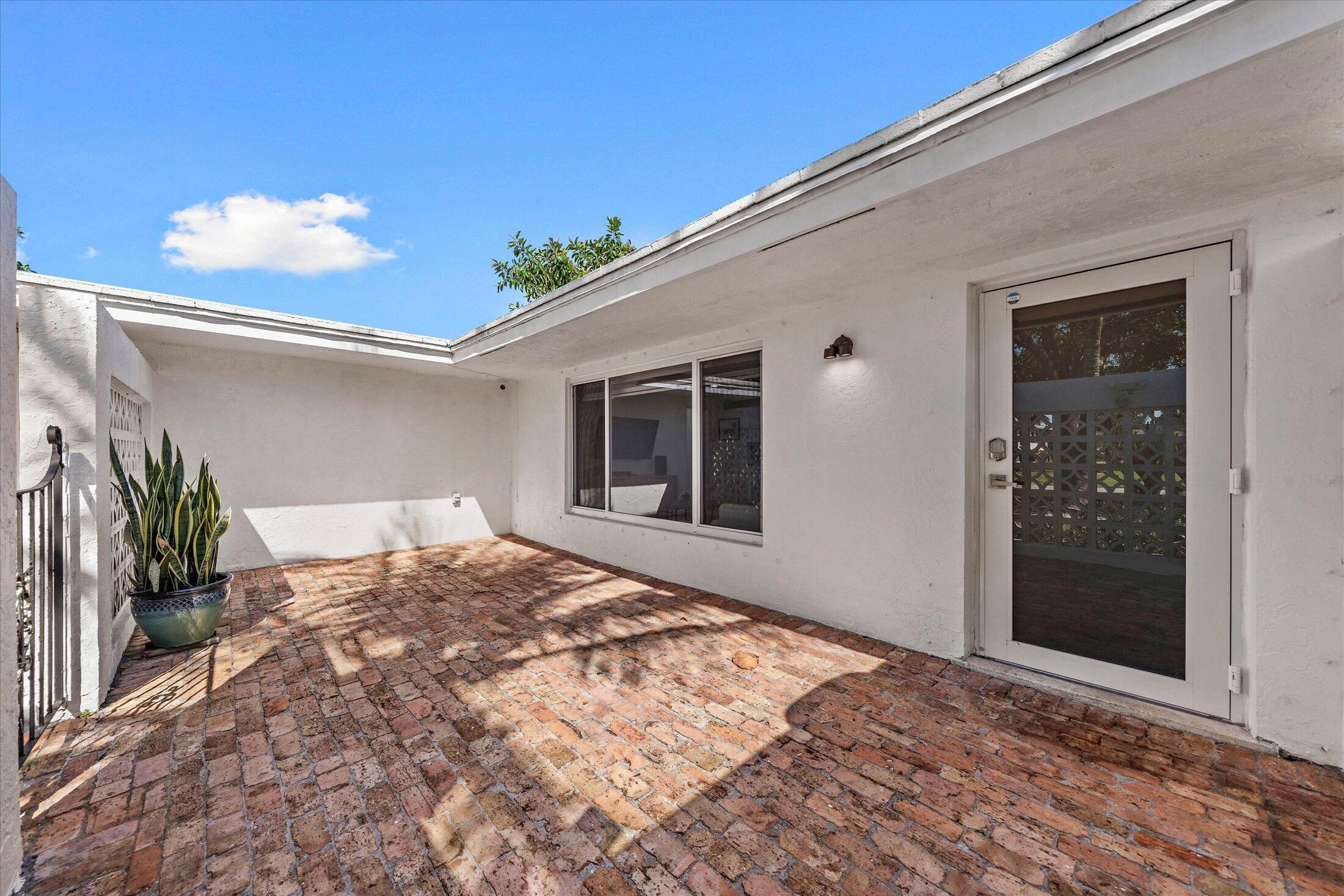 421 Southwest 18th Street Pompano Beach, FL 33060 - Photo 5 of 40 04-421 SW 18th St, Pompano Beach-20