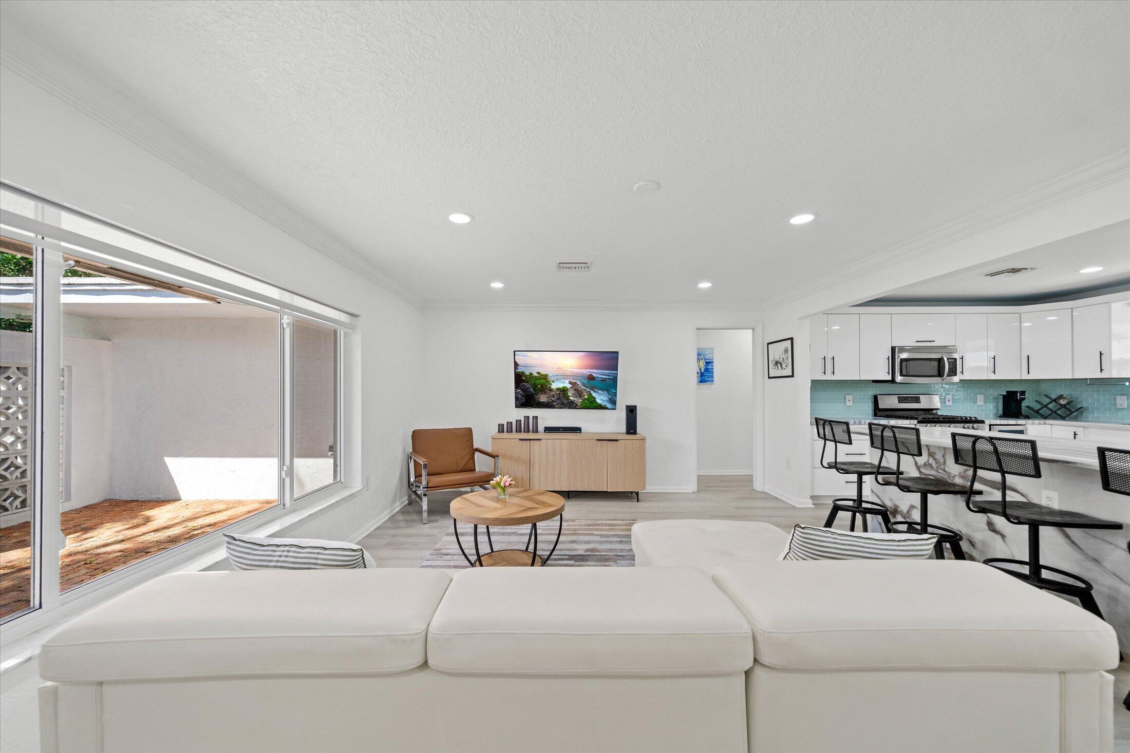 421 Southwest 18th Street Pompano Beach, FL 33060 - Photo 7 of 40 06-421 SW 18th St, Pompano Beach-23