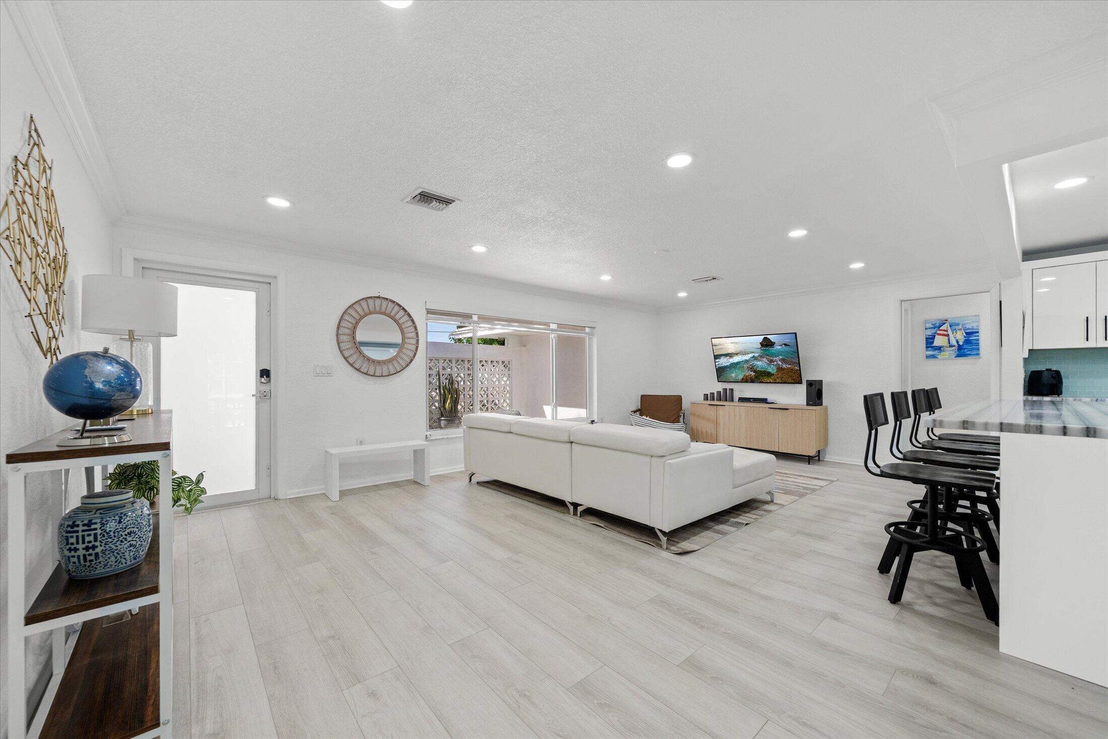 421 Southwest 18th Street Pompano Beach, FL 33060 - Photo 8 of 40 07-421 SW 18th St, Pompano Beach-22