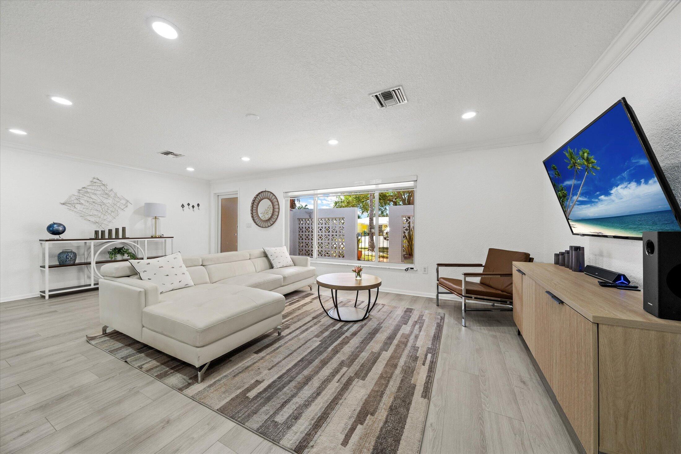 421 Southwest 18th Street Pompano Beach, FL 33060 - Photo 9 of 40 08-421 SW 18th St, Pompano Beach-33