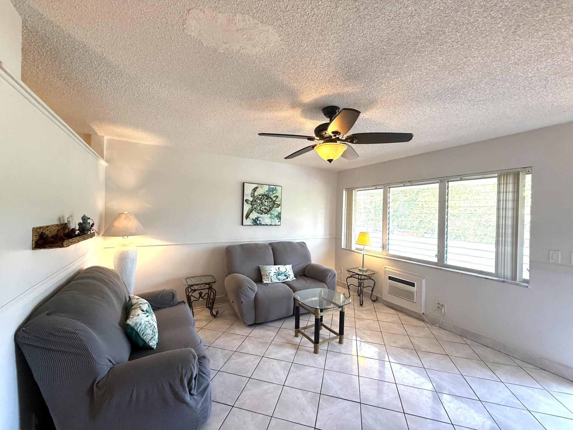 900 Southwest 10th Terrace, Unit 21S Hallandale Beach, FL 33009 - Photo 4 of 16 Photo 4