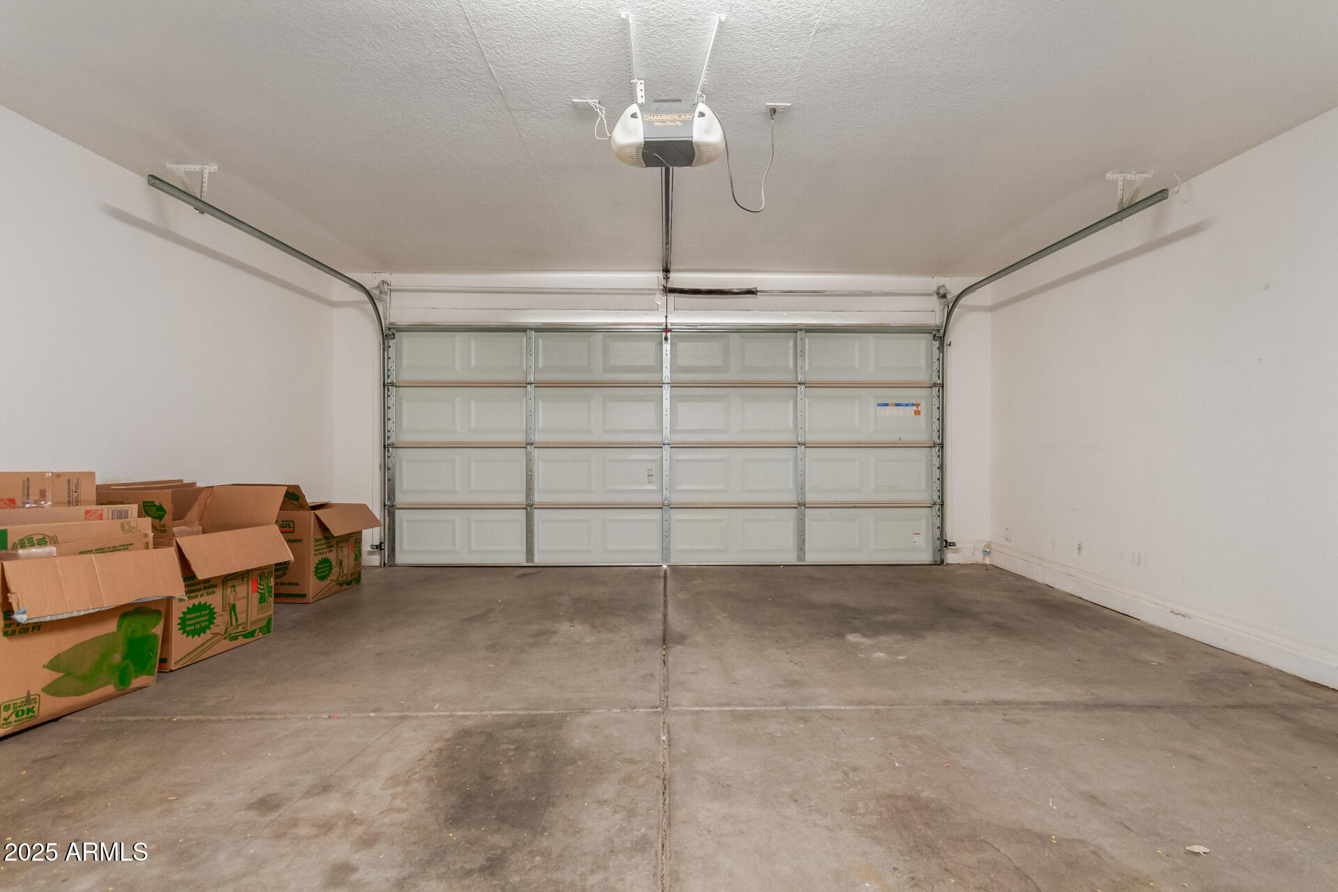 6932 South Russet Sky Way Gold Canyon, AZ 85118 - Photo 33 of 36 a view of a garage