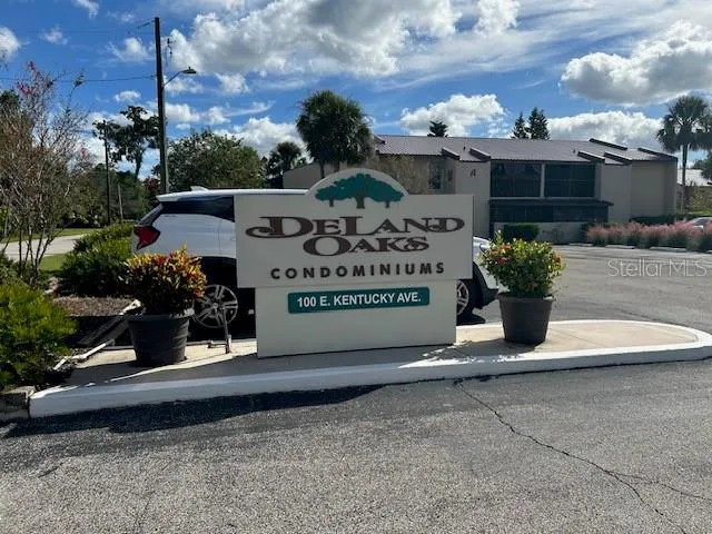 a sign that is sitting on the side of the road