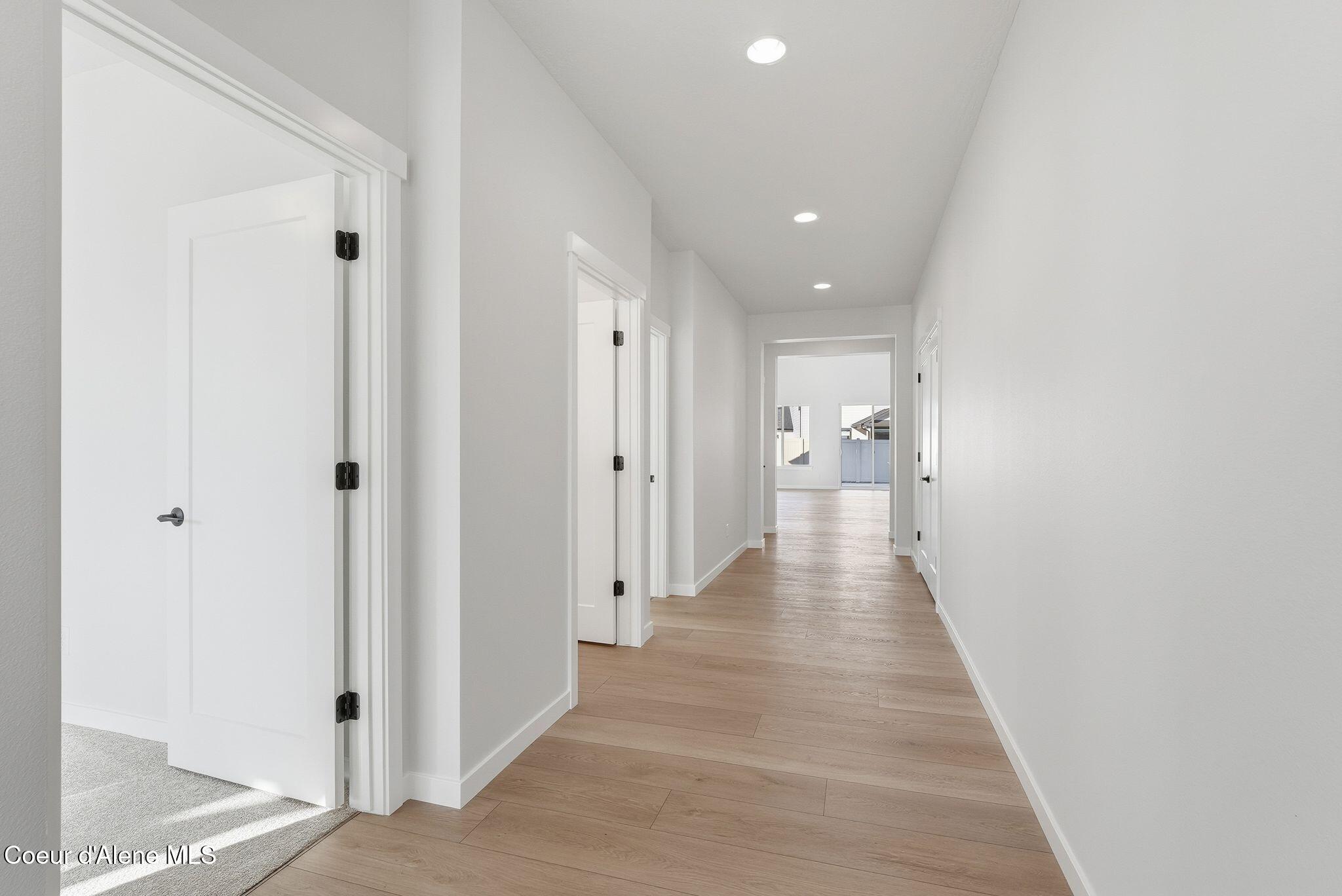 2693 West Victor Loop Coeur D'Alene, ID 83815 - Photo 4 of 52 Entry