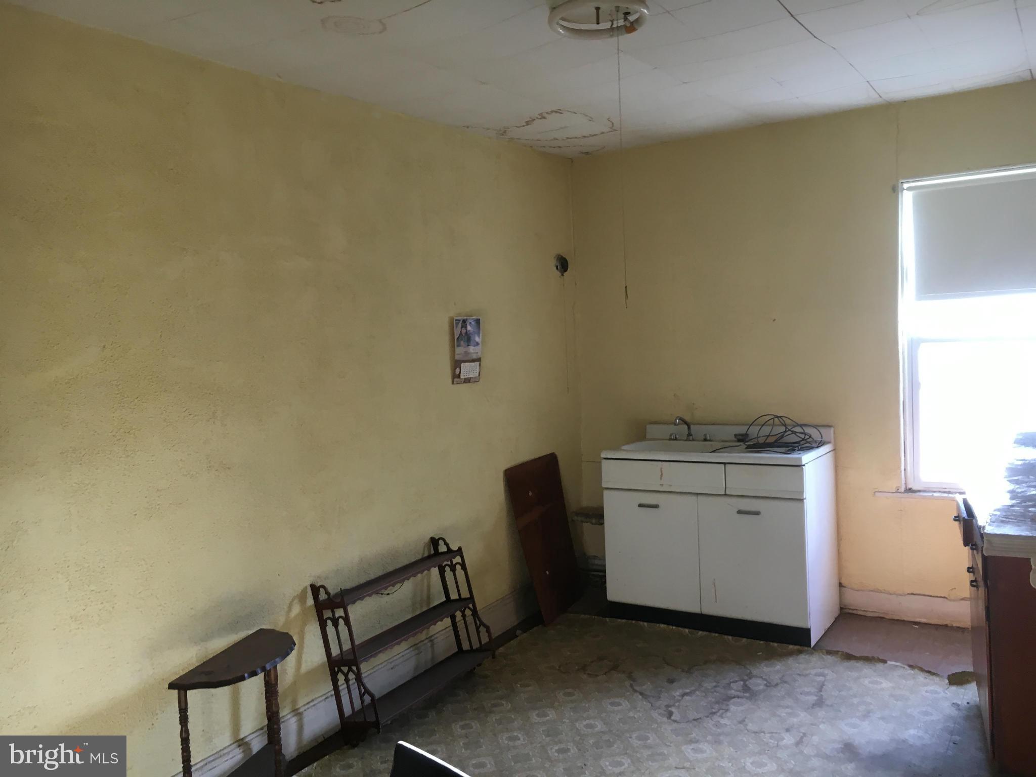 2030 Madison Avenue Baltimore, MD 21217 - Photo 23 of 24 a utility room with dryer and washer