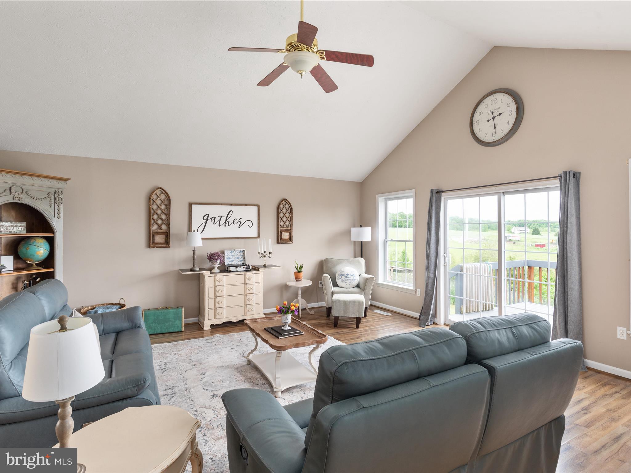 128 Frye Road Hedgesville, WV 25427 - Photo 8 of 44 Large family/living room w/vaulted ceilings