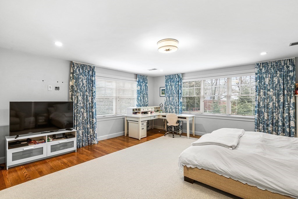 2 Edgewater Place Winchester, MA 01890 - Photo 22 of 42