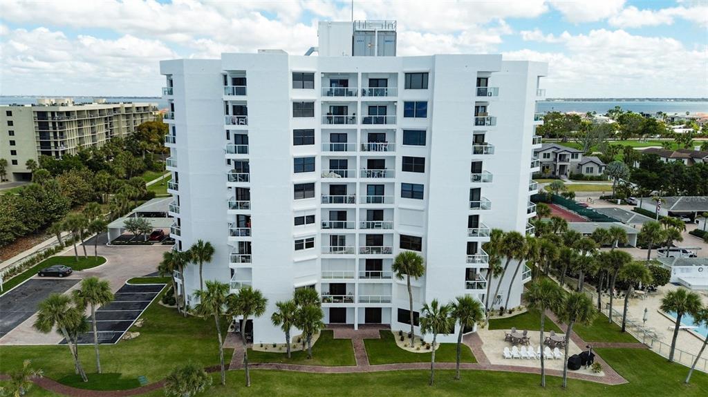 1050 Longboat Club Road, Unit 506 Longboat Key, FL 34228 - Photo 3 of 32
