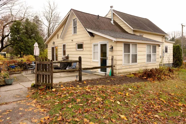 $499,900 | 2797 Malletts Bay Avenue, Colchester, VT 05446