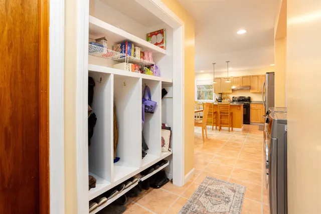 $475,900 | 2797 Malletts Bay Avenue, Colchester, VT 05446