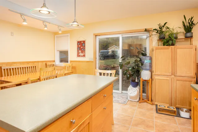 $499,900 | 2797 Malletts Bay Avenue, Colchester, VT 05446