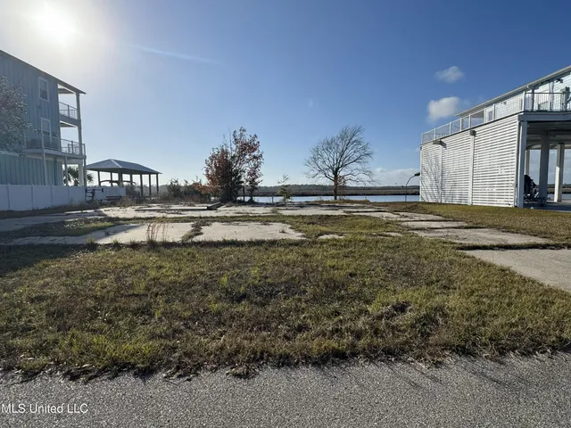 $125,000 | 10187 South River Drive, Biloxi, MS 39532