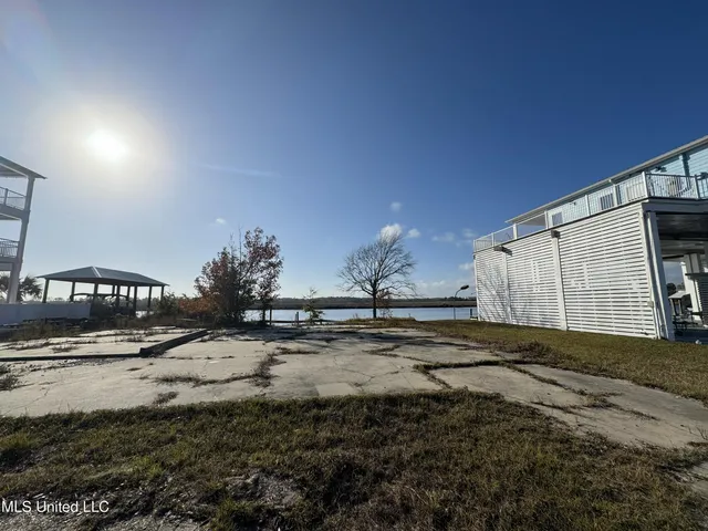 $125,000 | 10187 South River Drive, Biloxi, MS 39532