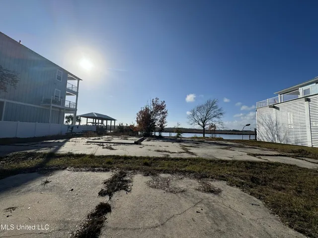$125,000 | 10187 South River Drive, Biloxi, MS 39532