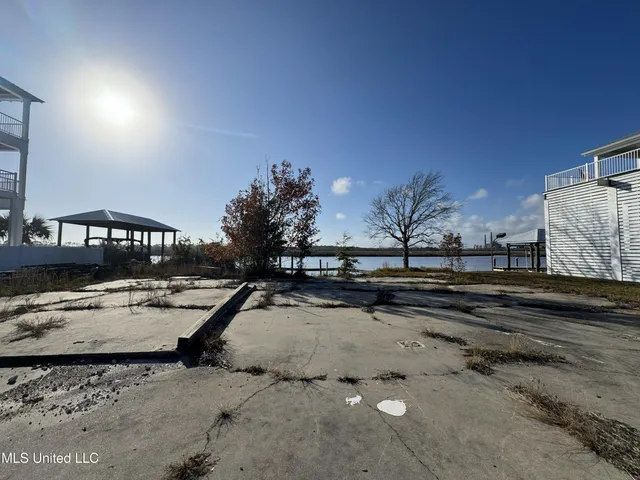 $125,000 | 10187 South River Drive, Biloxi, MS 39532