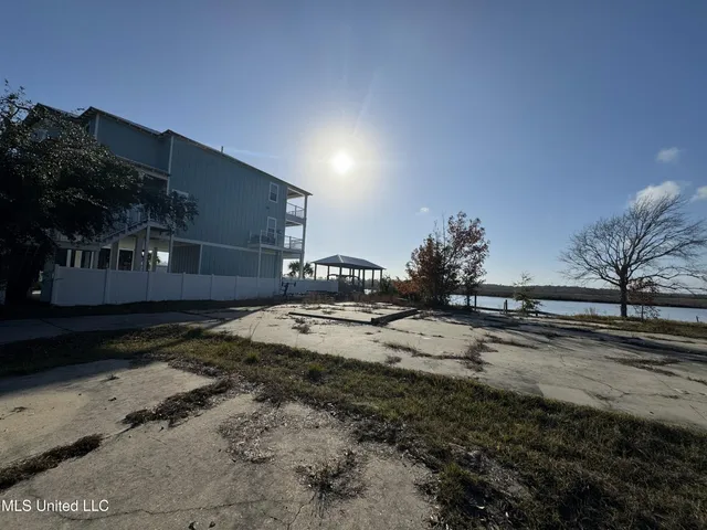 $125,000 | 10187 South River Drive, Biloxi, MS 39532