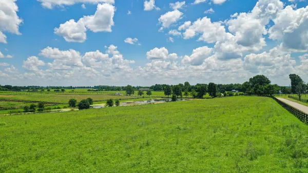 $679,900 | 1 Glenn Road, Paris, KY 40361