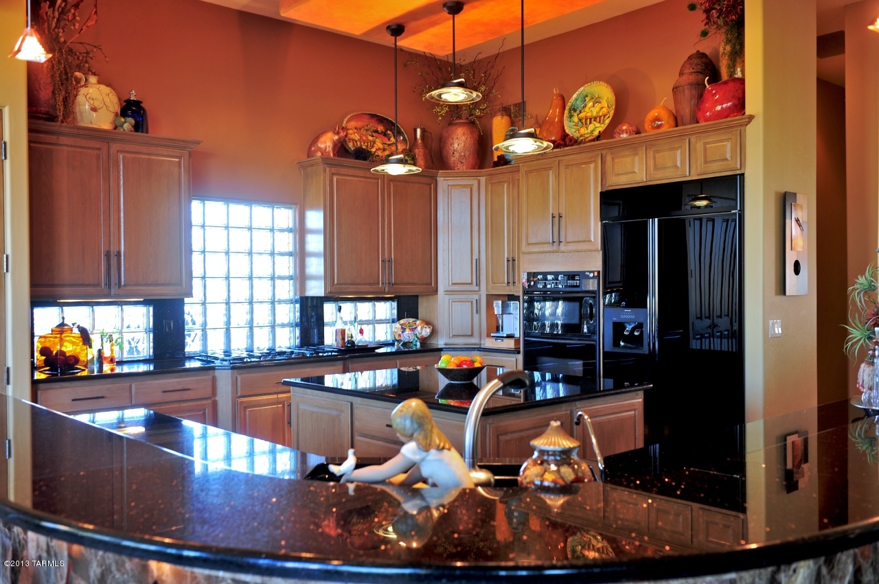 12172 North Copper Spring Trail Oro Valley, AZ 85755 - Photo 6 of 32