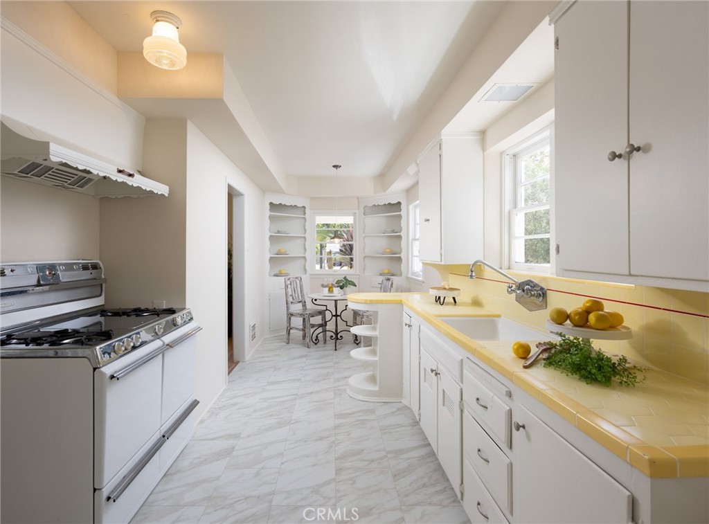 2324 North Riverside Drive Santa Ana, CA 92706 - Photo 15 of 52