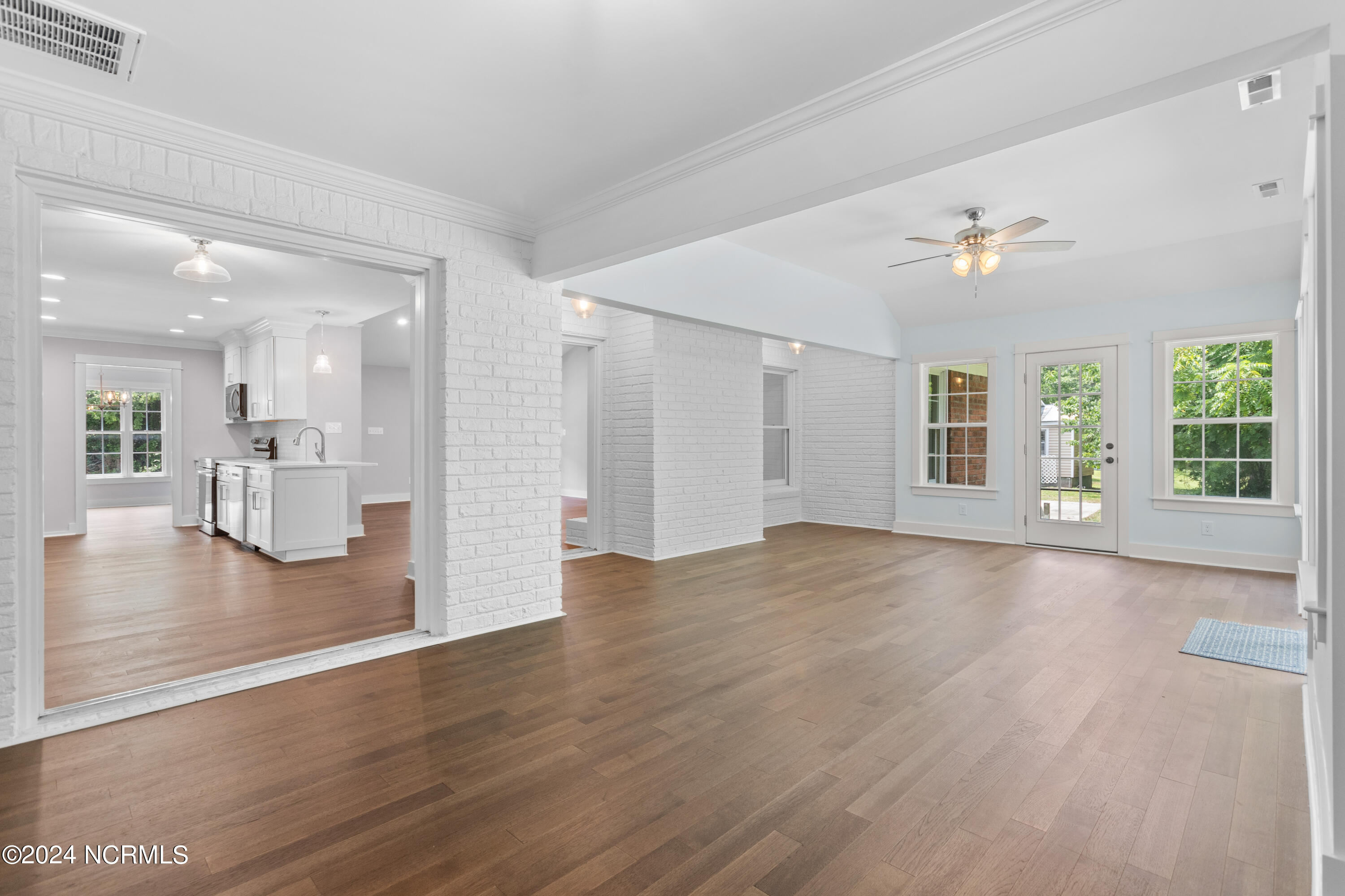 233 Beaufort Road Pollocksville, NC 28573 - Photo 10 of 40 Family Room
