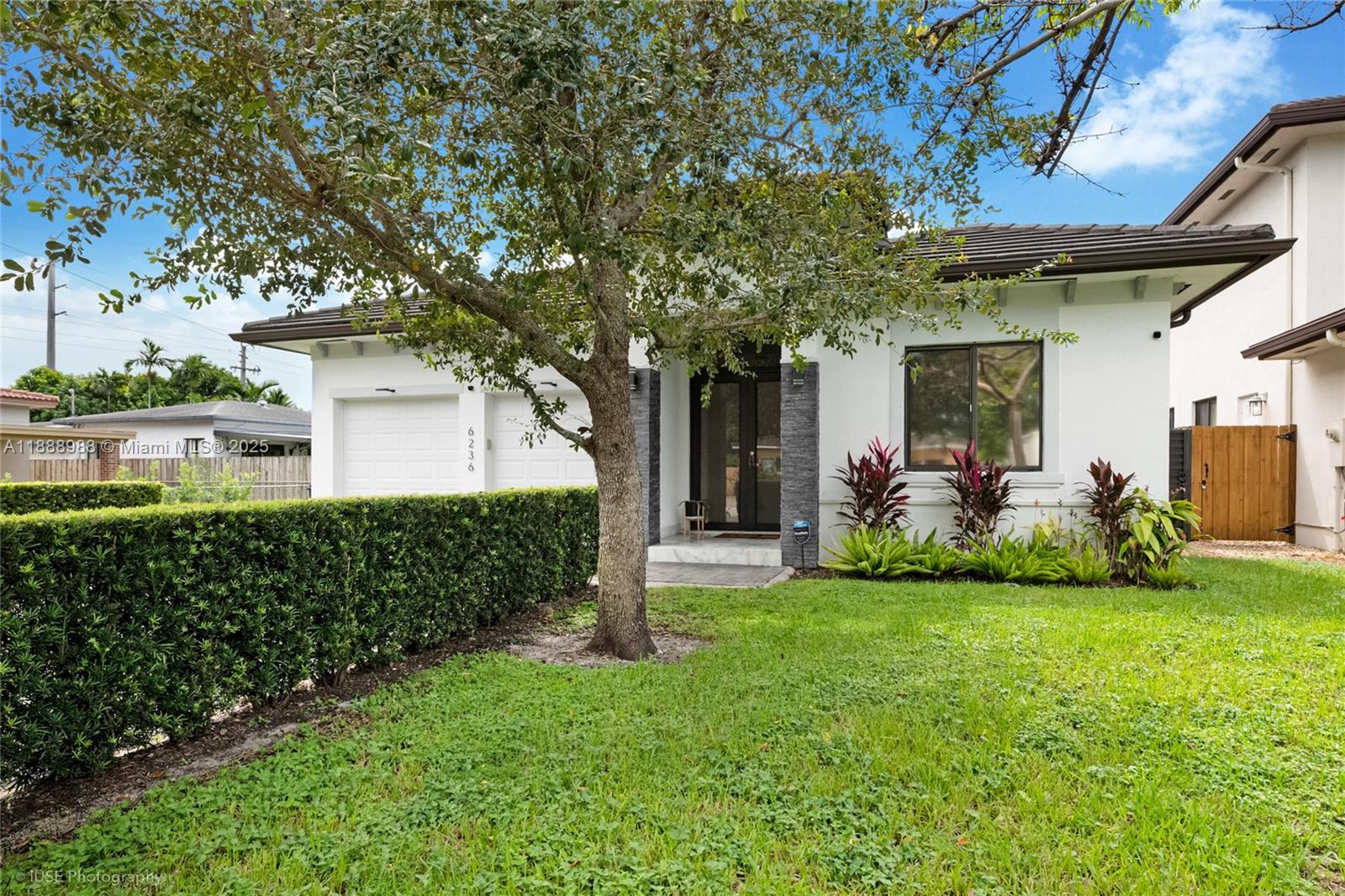 6236 Southwest 26th Street Miami, FL 33155 - Photo 2 of 25