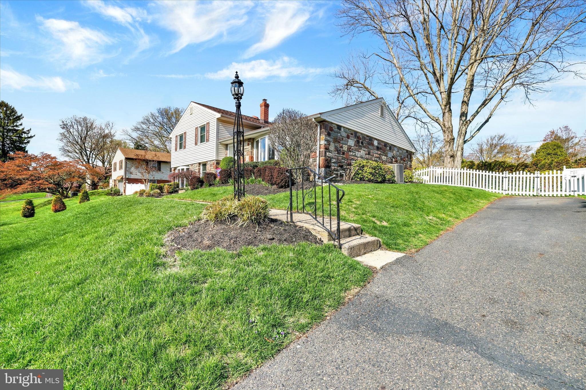 1170 Ballytore Road Huntingdon Valley, PA 19006 - Photo 4 of 45