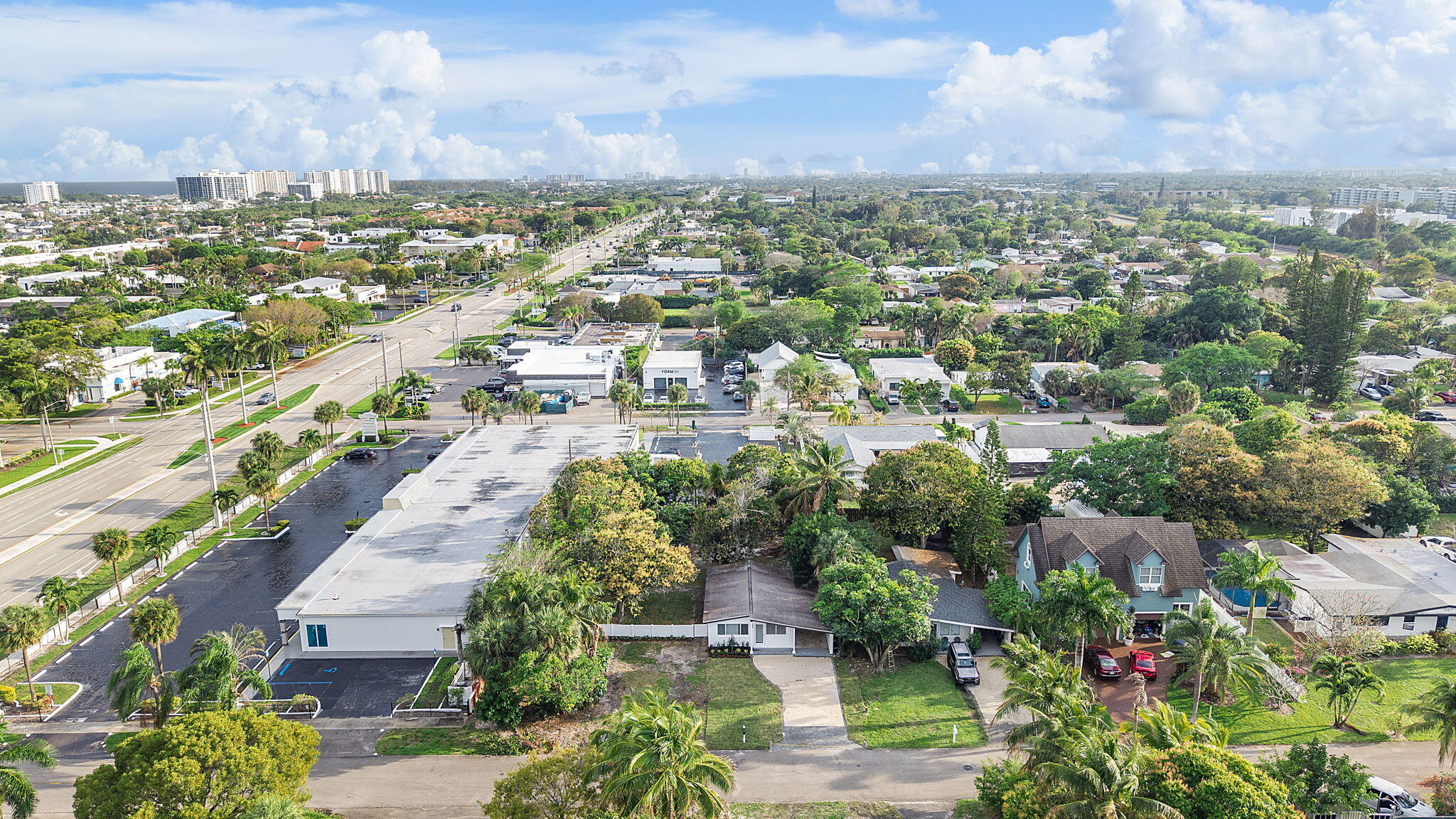 474 Enfield Street Boca Raton, FL 33487 - Photo 24 of 40 an aerial view of residential houses with outdoor space