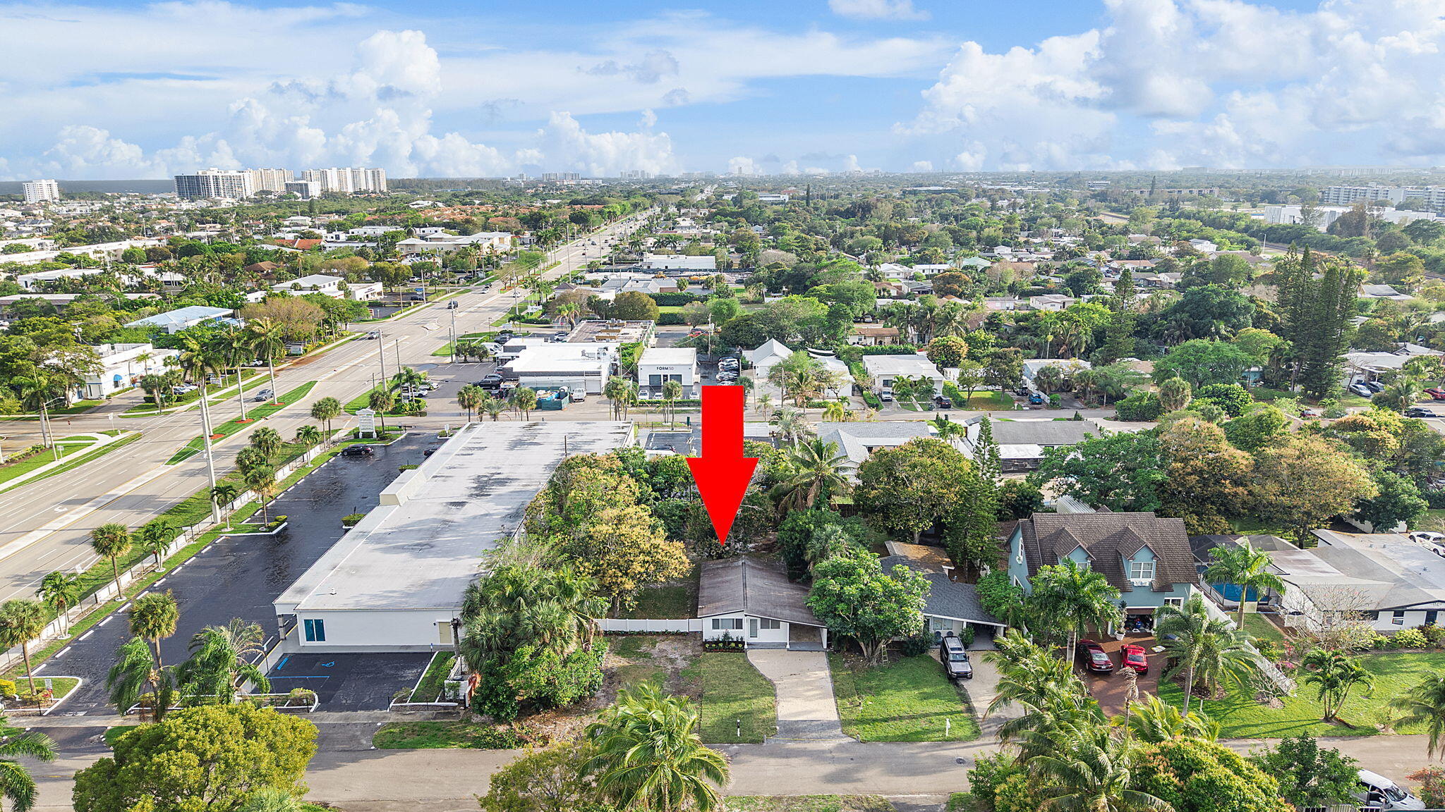 474 Enfield Street Boca Raton, FL 33487 - Photo 25 of 40 an aerial view of residential houses with outdoor space and swimming pool