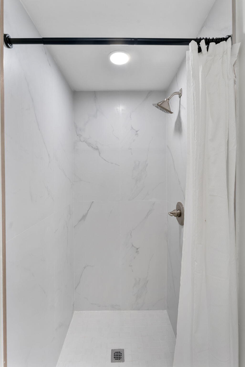 474 Enfield Street Boca Raton, FL 33487 - Photo 10 of 40 a bathroom with a shower