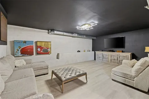 $1,749,000 | 21090 Rios Street, Woodland Hills, CA 91364
