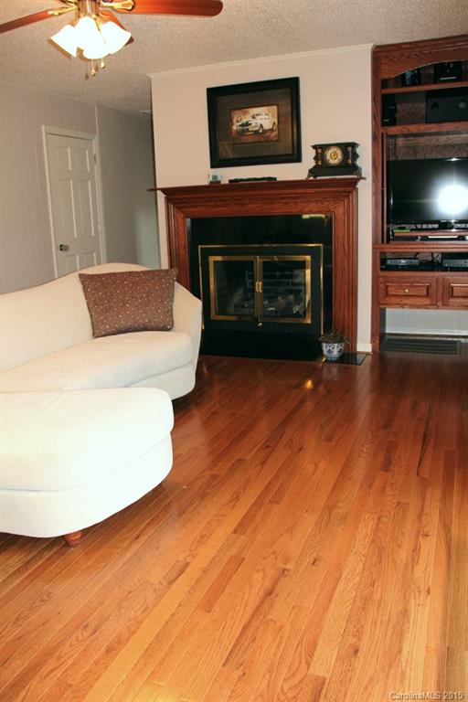 208 Skyline Road Hickory, NC 28601 - Photo 11 of 24 Gallery Image 11