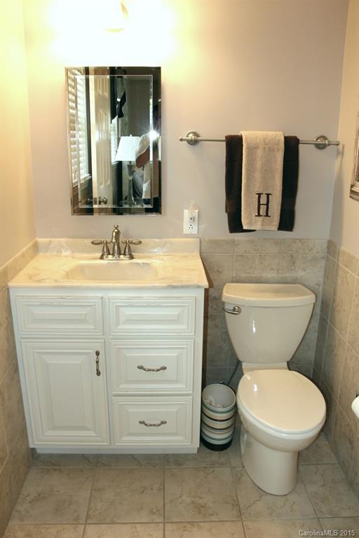 208 Skyline Road Hickory, NC 28601 - Photo 14 of 24 Gallery Image 14