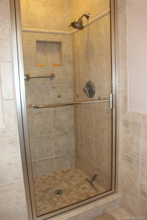 208 Skyline Road Hickory, NC 28601 - Photo 15 of 24 Gallery Image 15