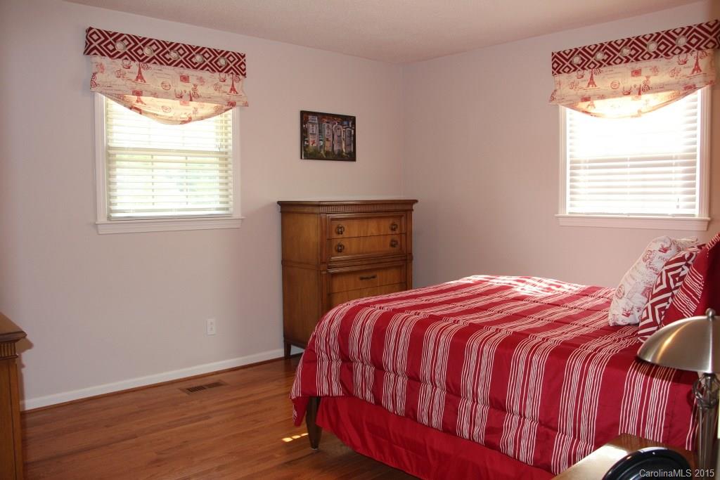 208 Skyline Road Hickory, NC 28601 - Photo 16 of 24 Gallery Image 16