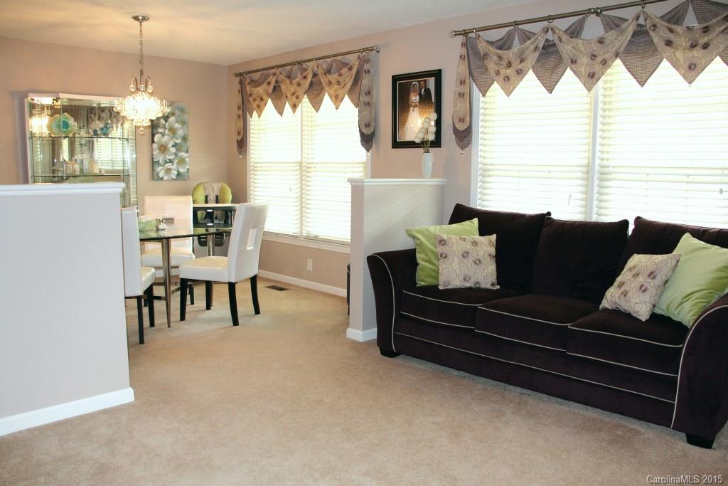 208 Skyline Road Hickory, NC 28601 - Photo 5 of 24 Gallery Image 5