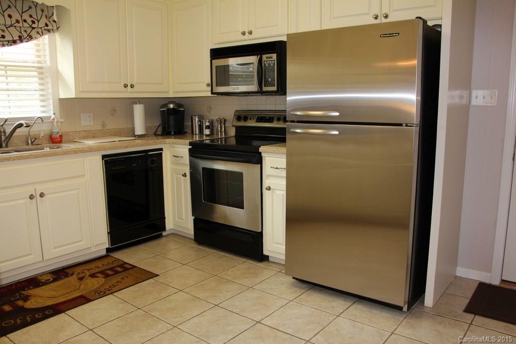 208 Skyline Road Hickory, NC 28601 - Photo 8 of 24 Gallery Image 8