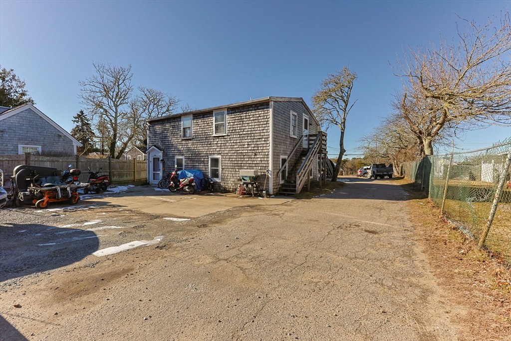 27-29 Barn Hill Road Chatham, MA 02633 - Photo 6 of 29 Gallery Image 6