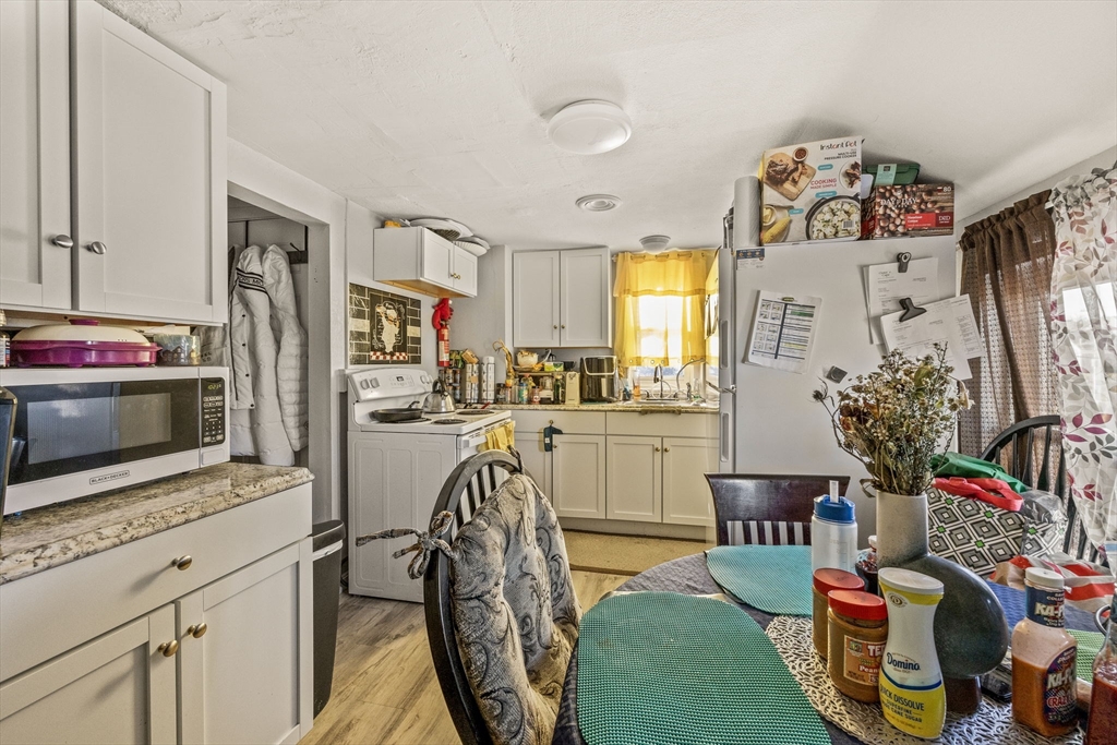 27-29 Barn Hill Road Chatham, MA 02633 - Photo 8 of 29 Gallery Image 8