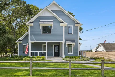 $2,695,000 | 47 Pine Neck Avenue, Sag Harbor, NY 11963