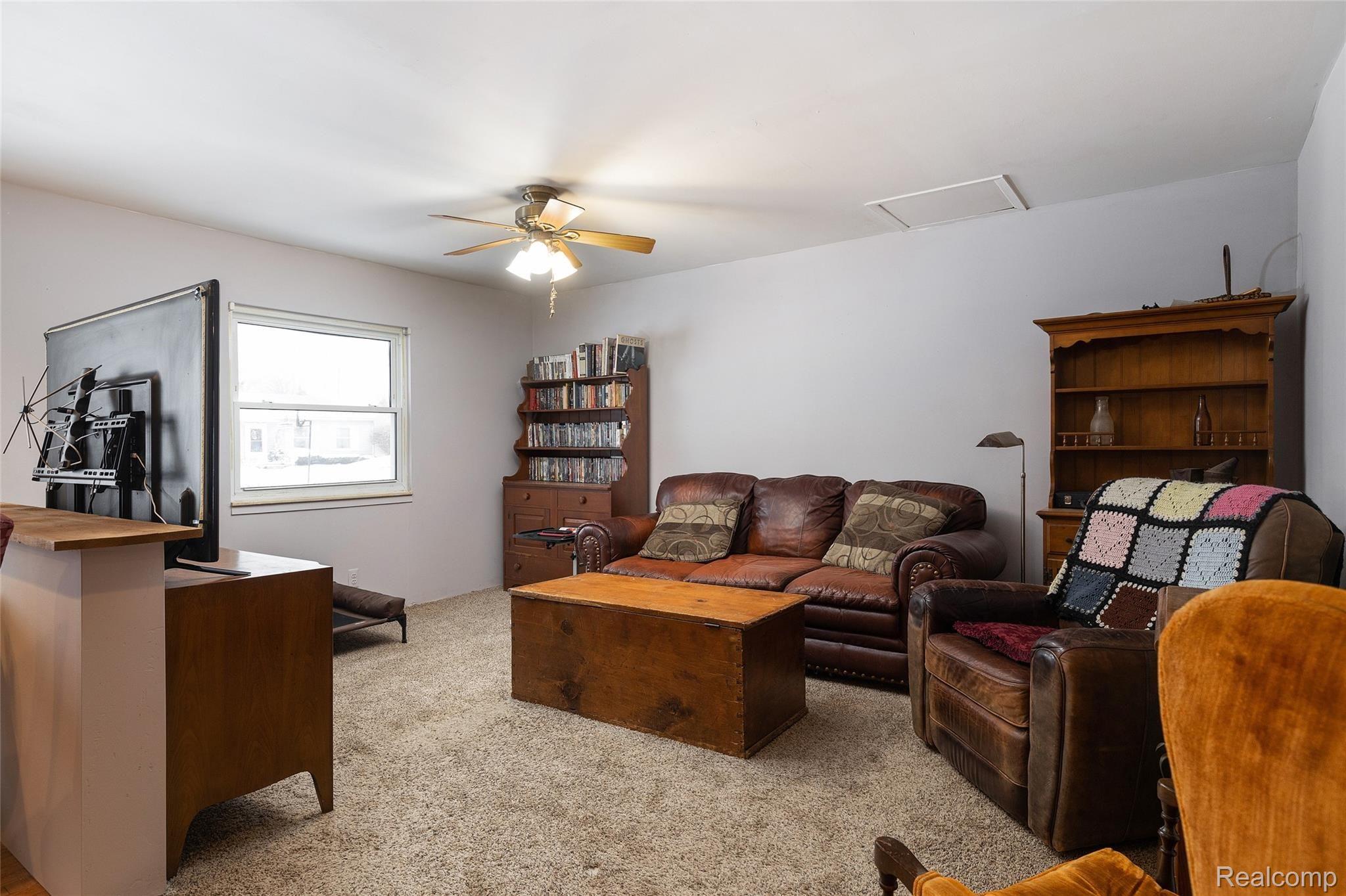 3919 Queensbury Road Lake Orion, MI 48359 - Photo 11 of 25 11.jpg