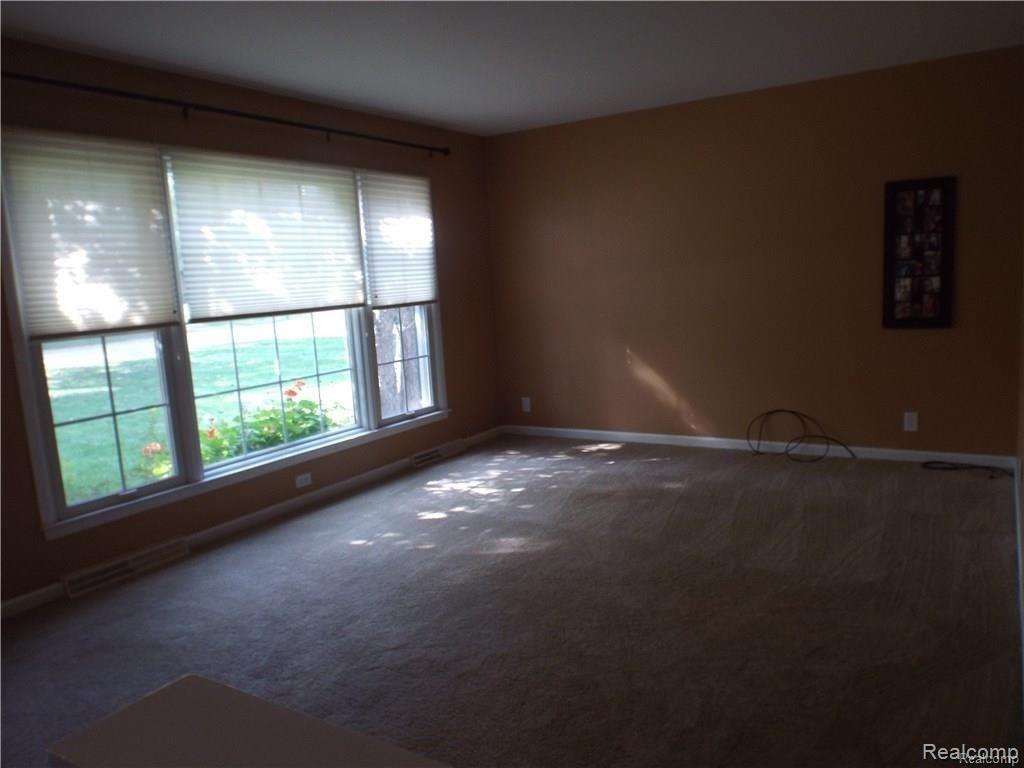 3862 Ruthland Road Troy, MI 48084 - Photo 14 of 35 Ruthland.jpg
