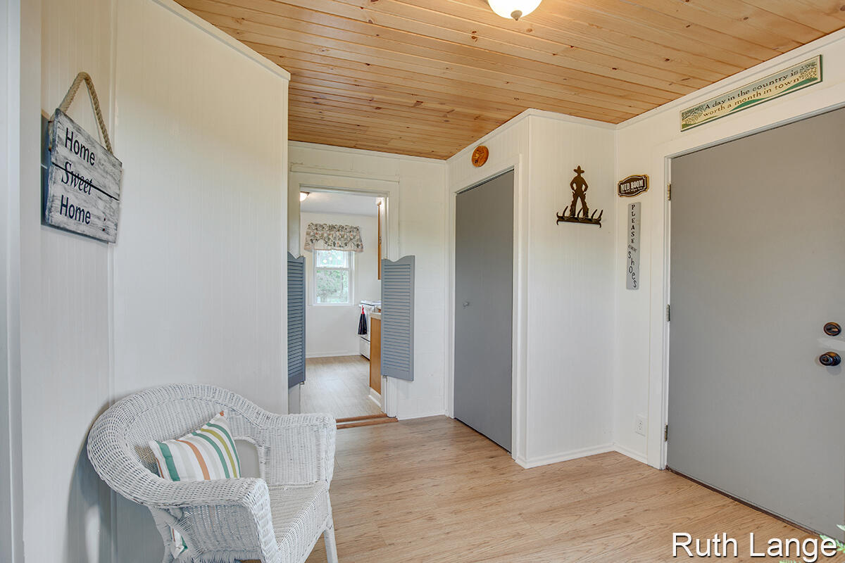 10883 Dagget Road Howard City, MI 49329 - Photo 12 of 21 IMG_1011