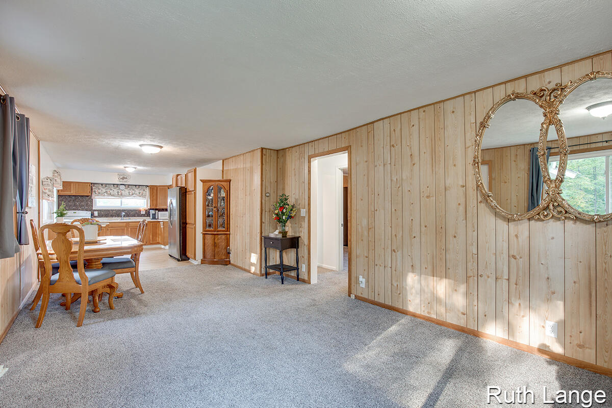 10883 Dagget Road Howard City, MI 49329 - Photo 6 of 21 IMG_1005