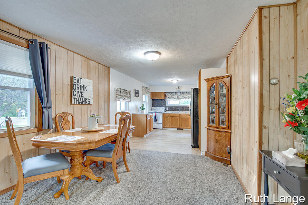 10883 Dagget Road Howard City, MI 49329 - Photo 7 of 21 IMG_1006
