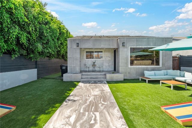 $1,999,999 | 835 Sunset Avenue, Venice, CA 90291