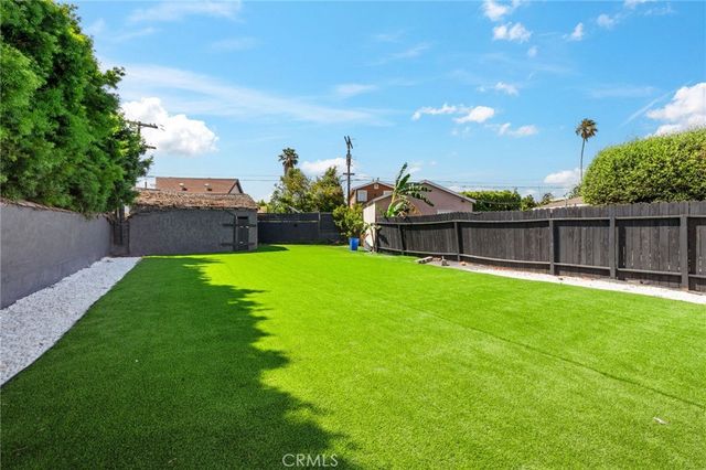 $1,999,999 | 835 Sunset Avenue, Venice, CA 90291