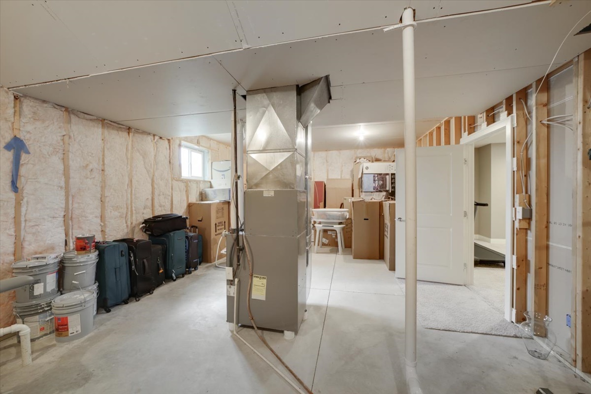 5104 Stonebridge Drive Champaign, IL 61822 - Photo 35 of 69 a view of a walk in closet